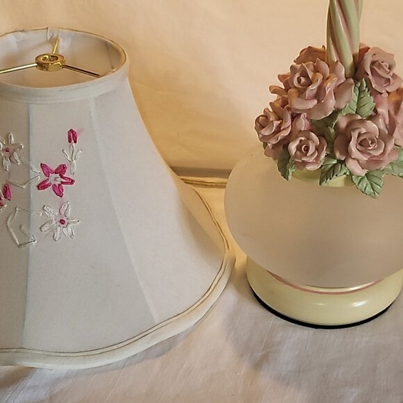 Capodimonte Rose Lamp Italian Electric Plug In Vintage Very Good Condition super - Picture 5 of 11